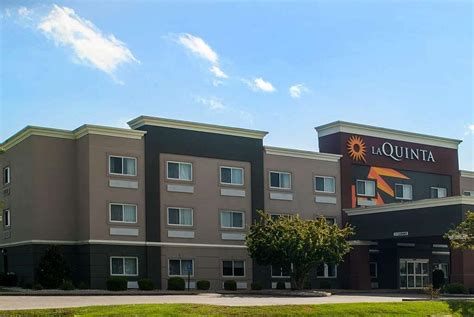 La quinta evansville - Now $68 (Was $̶1̶0̶9̶) on Tripadvisor: La Quinta Inn & Suites by Wyndham Evansville, Evansville. See 449 traveler reviews, 81 candid photos, and great deals for La Quinta Inn & Suites by Wyndham Evansville, ranked #11 of 38 hotels in Evansville and rated 4 of 5 at Tripadvisor. 